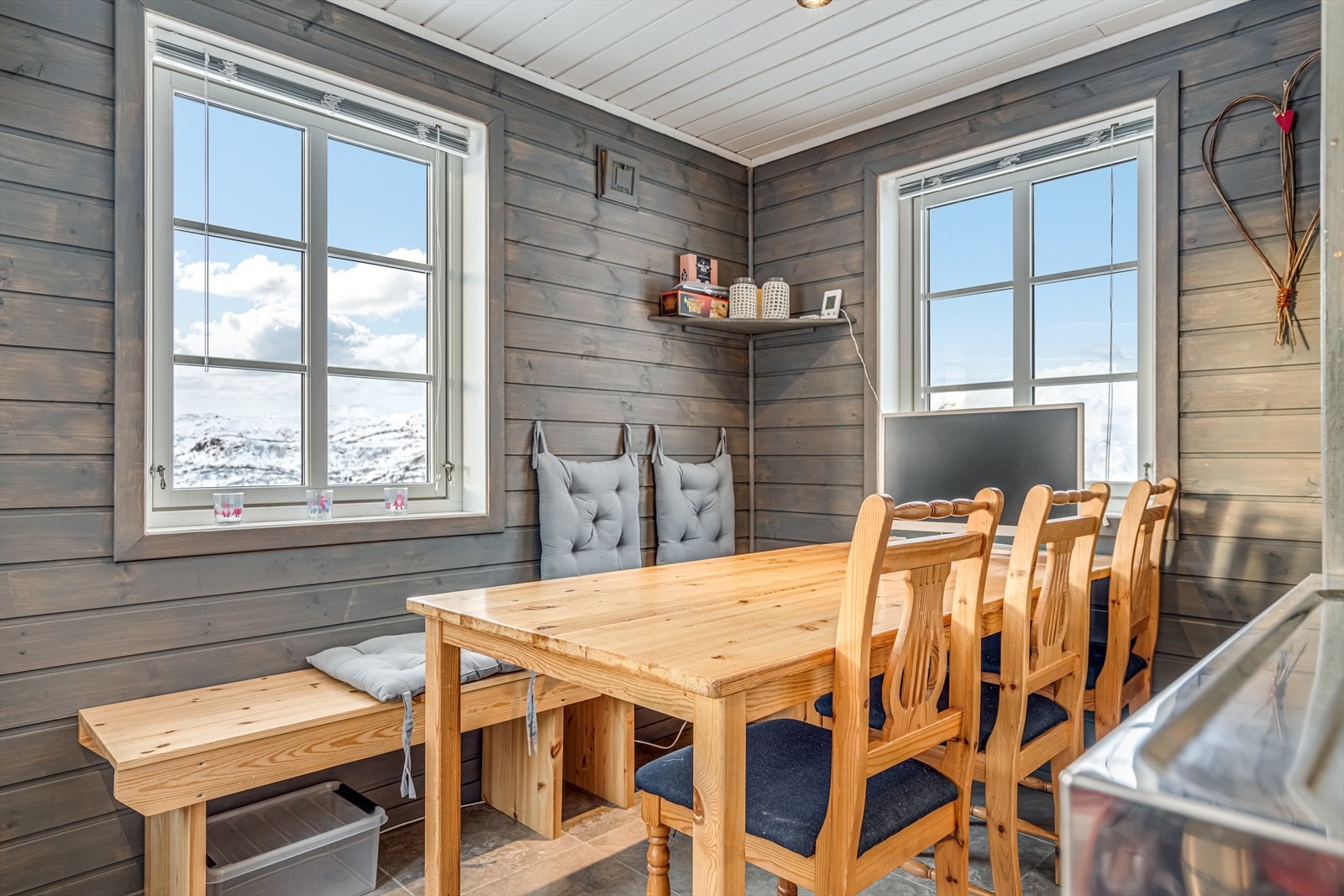 Velkommen inn i Annekset - Stue med kjøkkenkrok Galleribilde