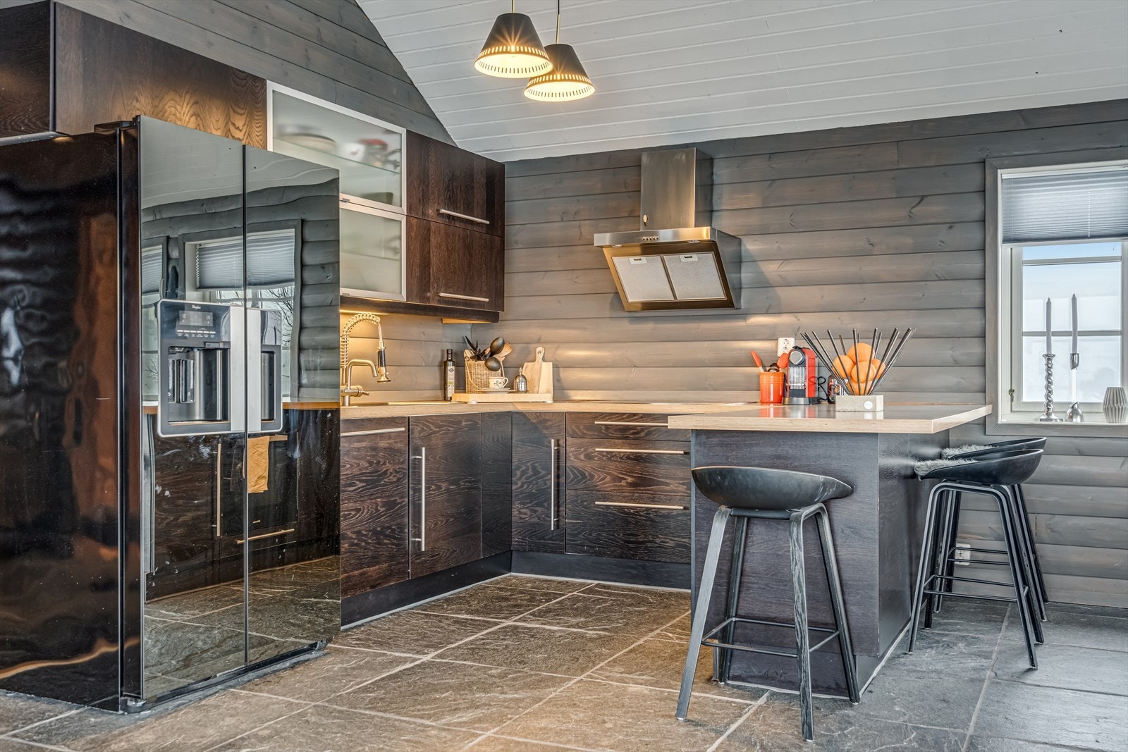 Spiseplass ved kjøkkenet Galleribilde