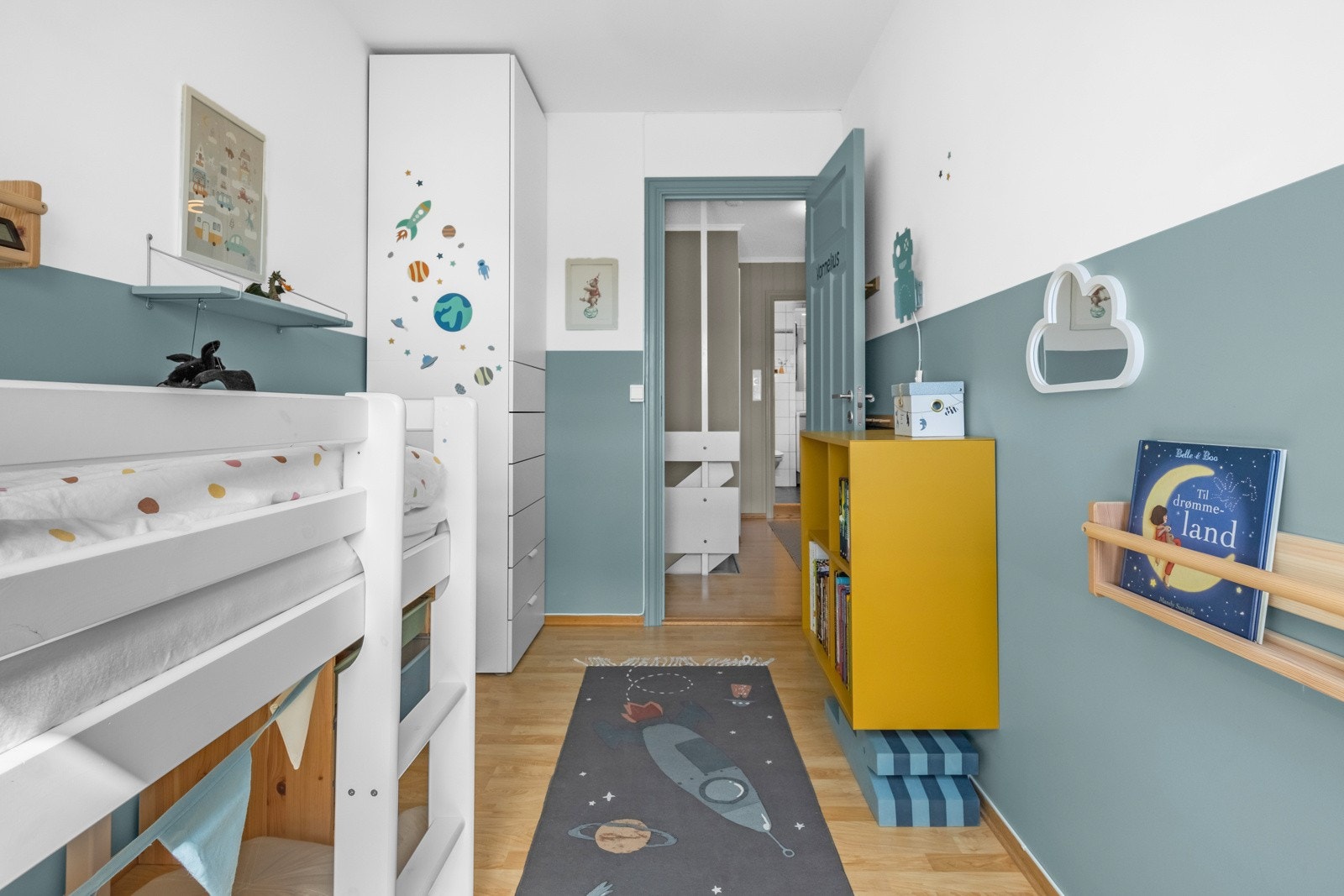 Fire soverom gir flere valgmuligheter hvor av ett kan benyttes som gjesterom eller kontor om ønskelig. Galleribilde