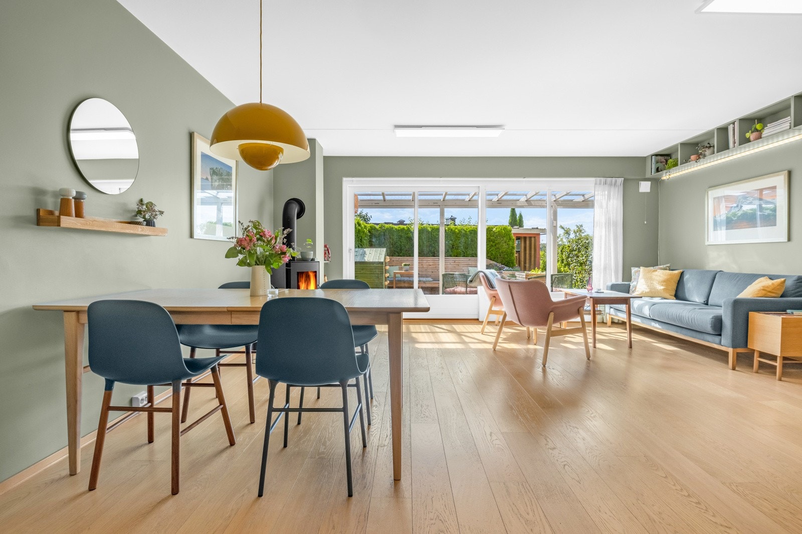 Boligen oppleves svært velholdt og innflytningsklar med gode oppgraderinger og påkostninger de siste årene. Galleribilde