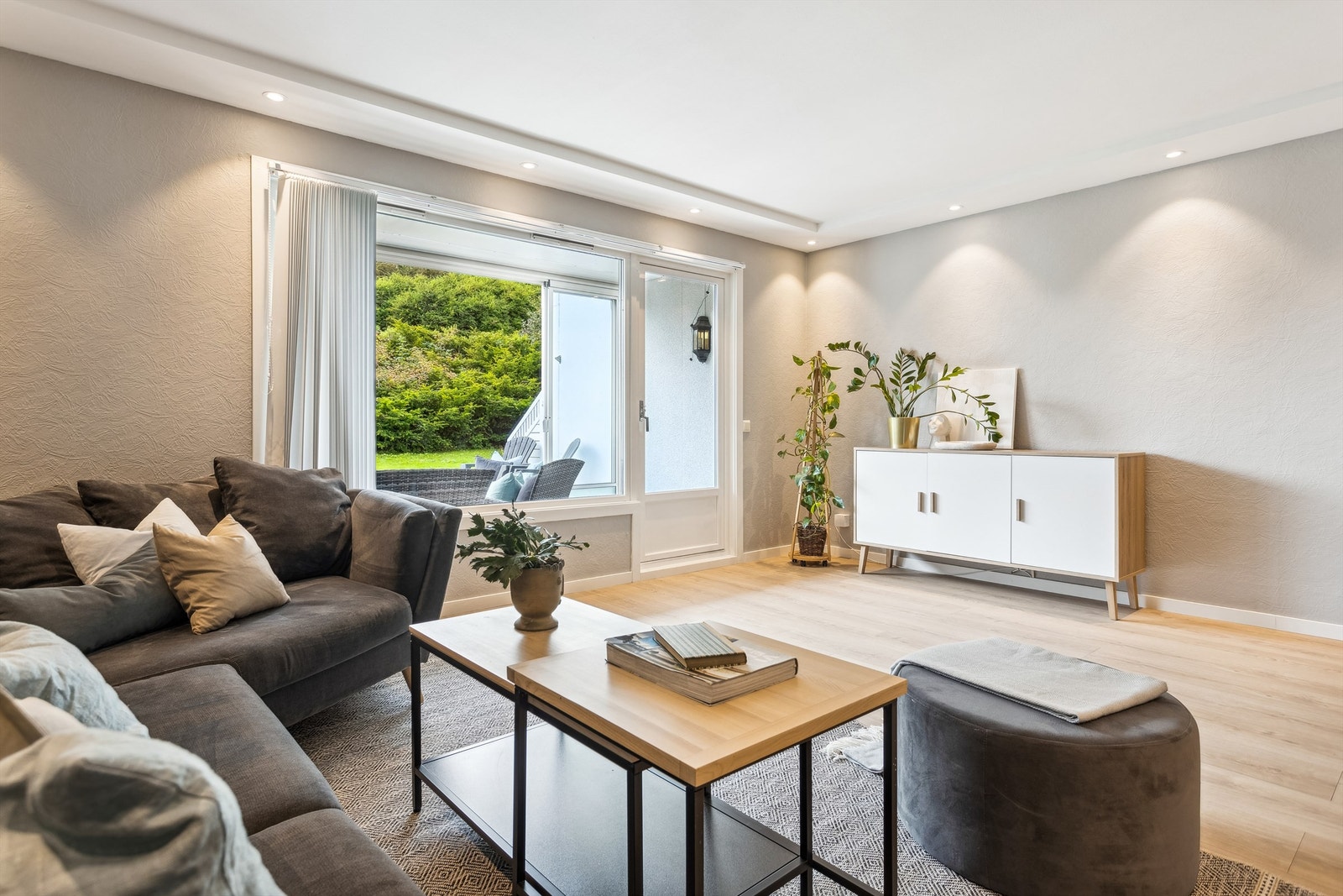 Leiligheten fremstår som innbydende og moderne med flotte fargevalg og fine løsninger. Galleribilde