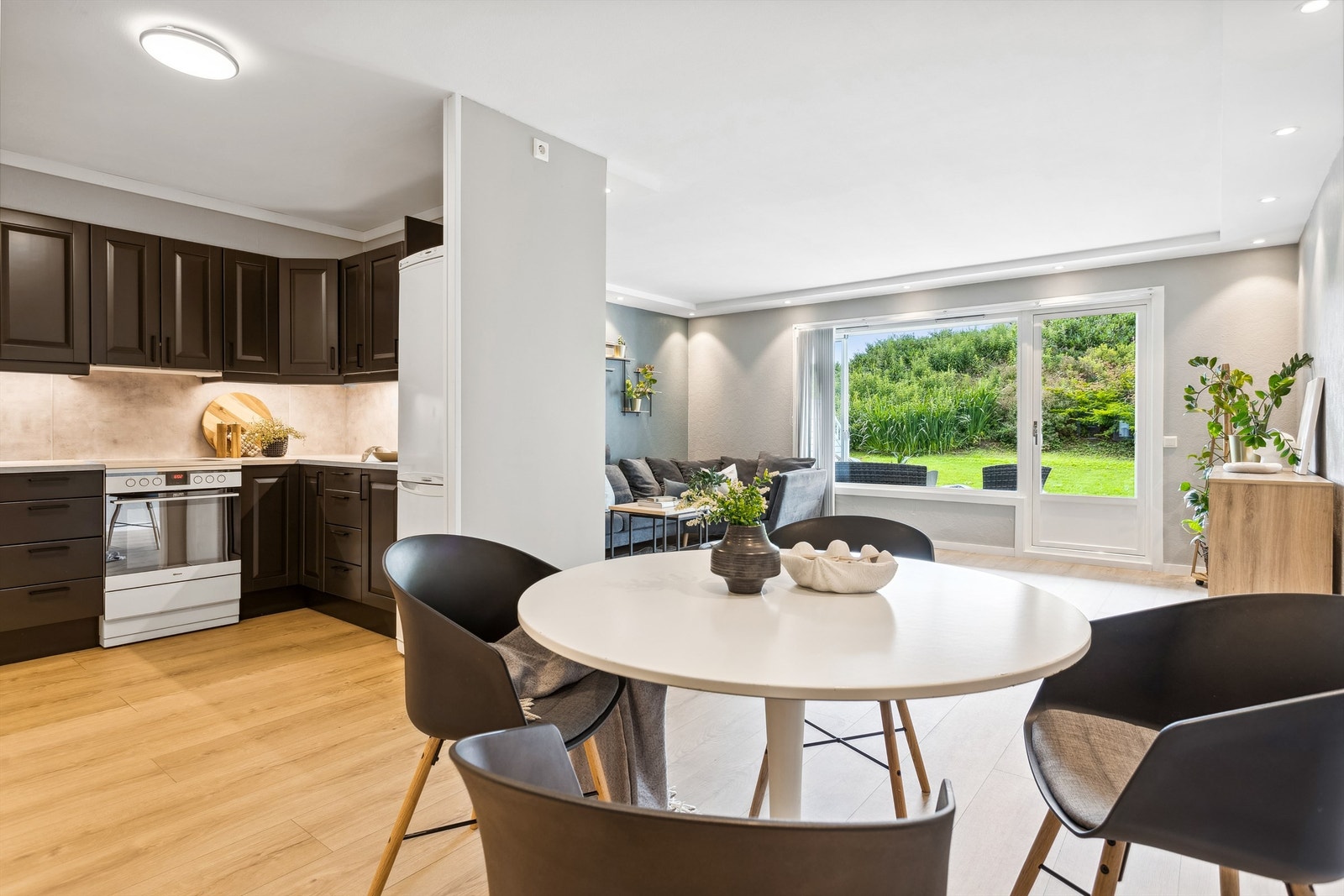 Velkommen til Åsane Senter 10 v/Bente Østervold - Krogsveen. Galleribilde