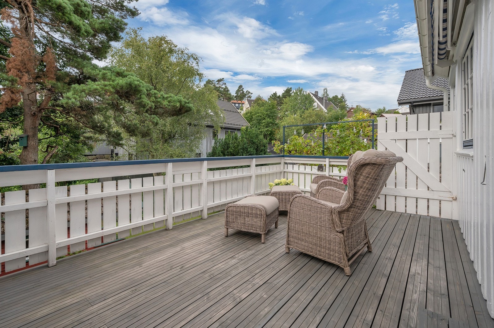 Terrasse med elektrisk markise Galleribilde