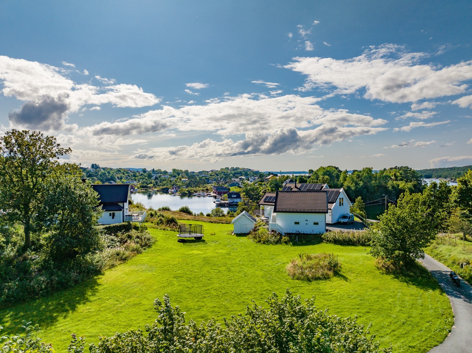 Utsikt fra tomten Galleribilde