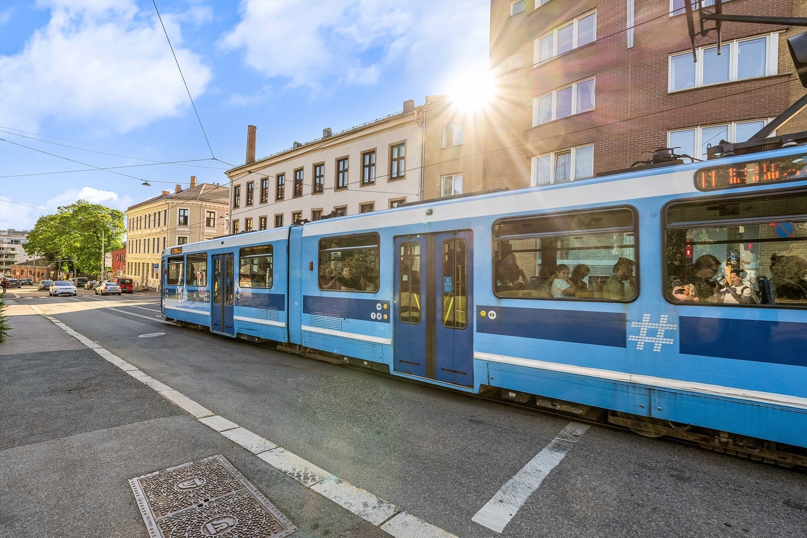 Offentlig transport som tar deg rundt i hele byen. Fra Torshovparken har du bussavgang med linje 20 og 30, mens du i Vogts gate finner trikken med linje 11,12 og 18. Nærmeste T-banestopp finnes på Carl Berner. Galleribilde