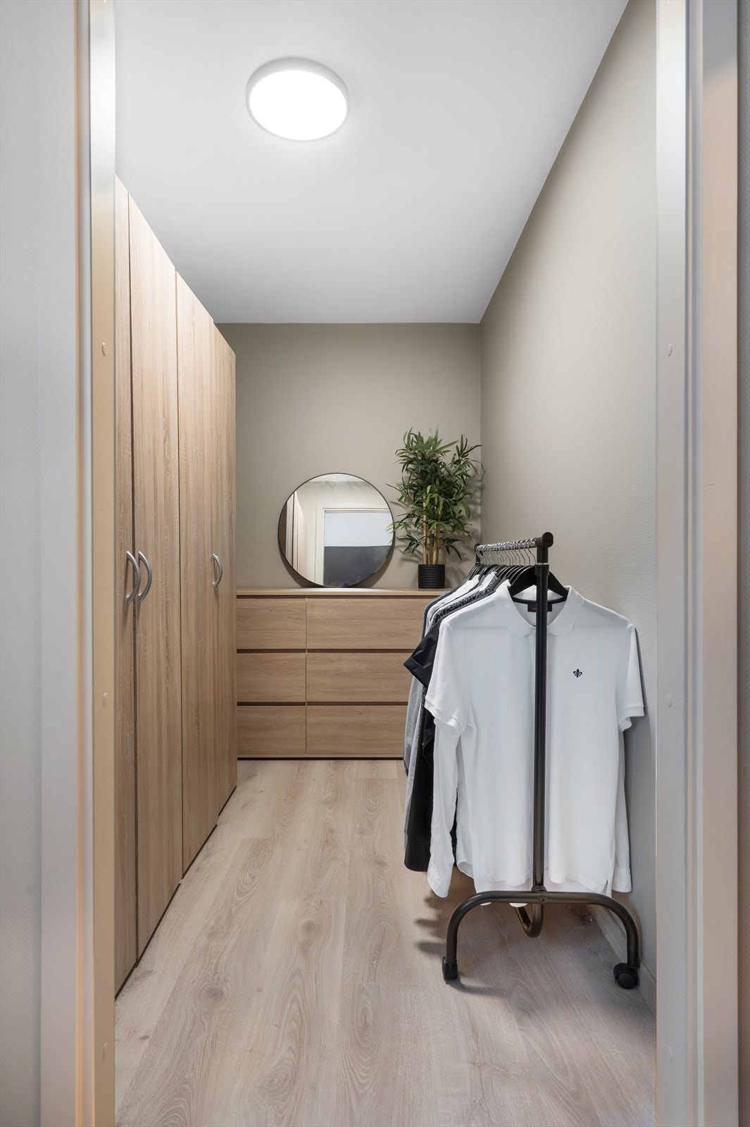 Sovenisje/walk-in closet/kontor del. Galleribilde