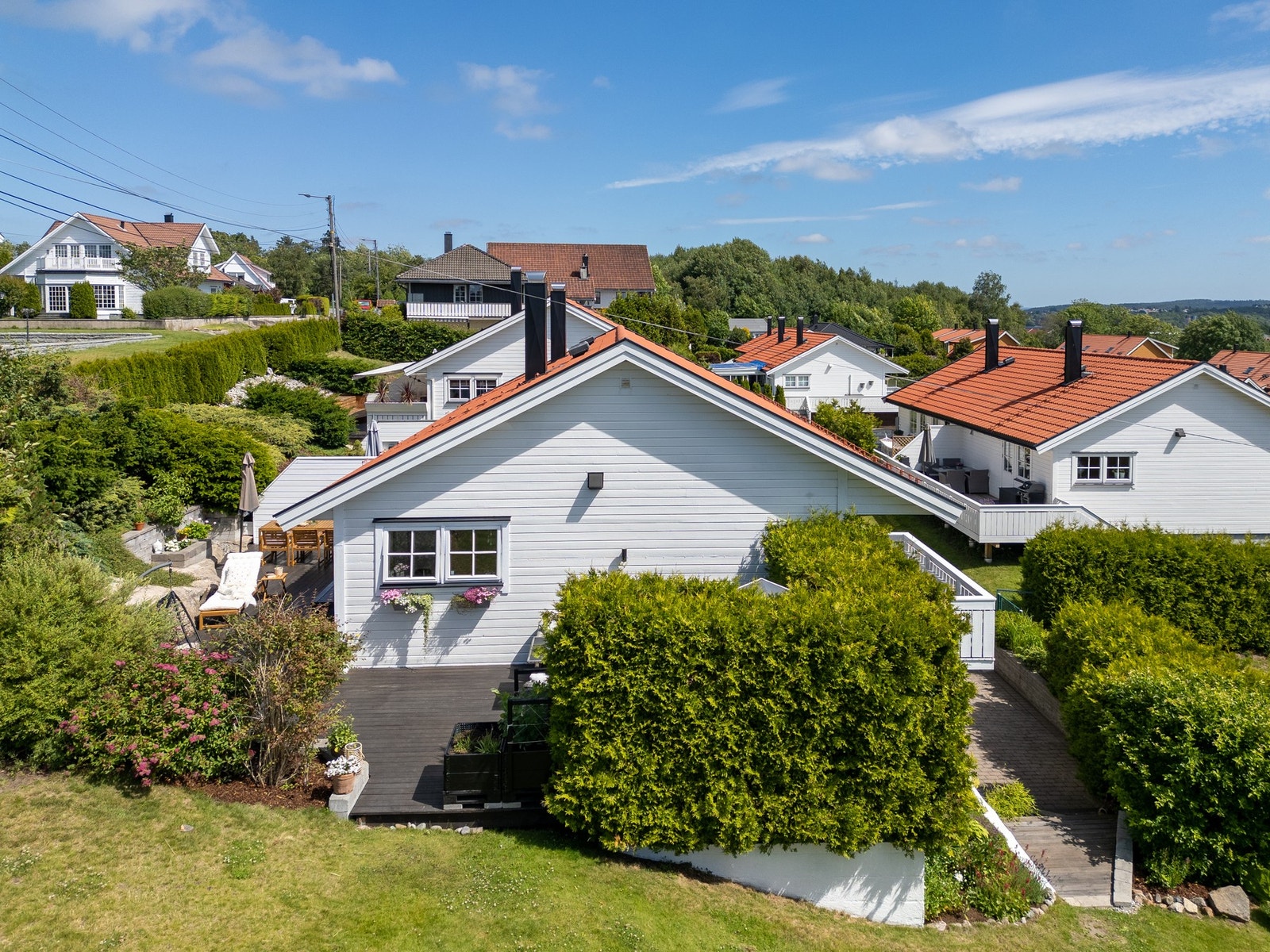Her får du flere fine uteplasser med mye sol, uten innsyn. Galleribilde