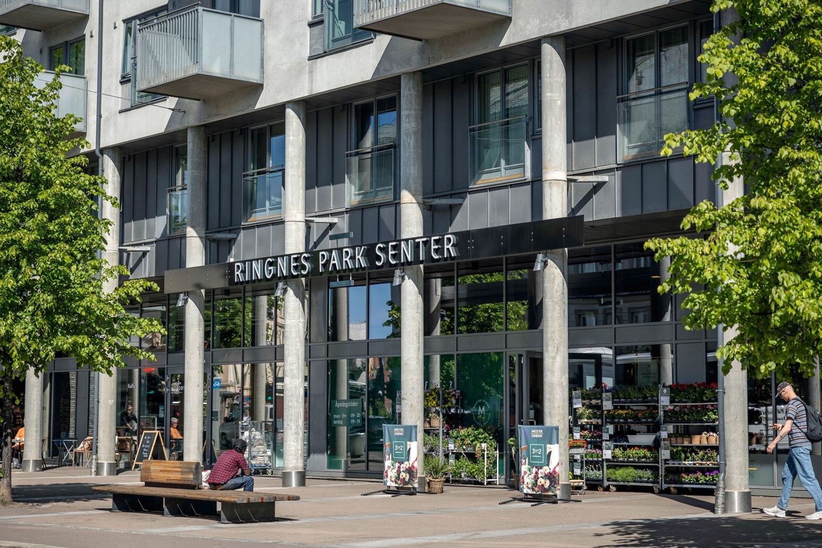 Nærområdet - Ringnes Park Senter lett tilgjengelig. Her finnes bl.a Meny, Baker Nordby. Apotek 1, Jernia og SATS Galleribilde