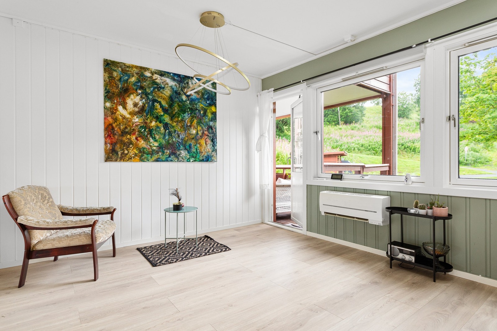 Utgang til balkongen fra kjøkkenet. Galleribilde