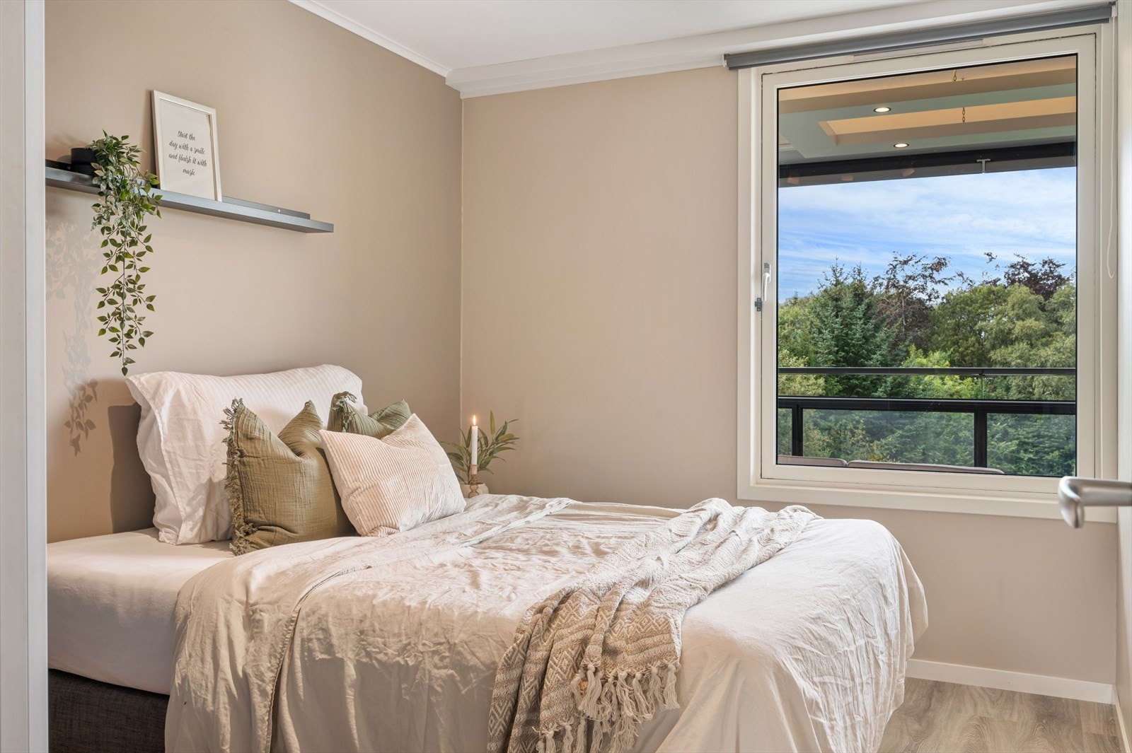 - Super koselig soverom med flotte overflater som innbyr til en god natts søvn - Galleribilde