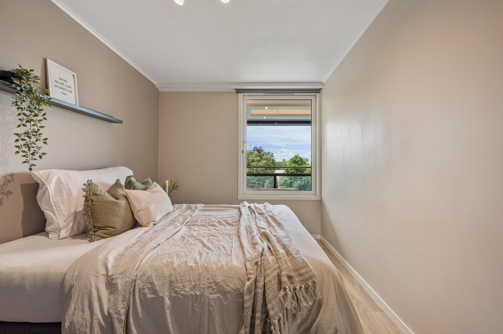 - Romslig soverom på 10,4 m² - Galleribilde