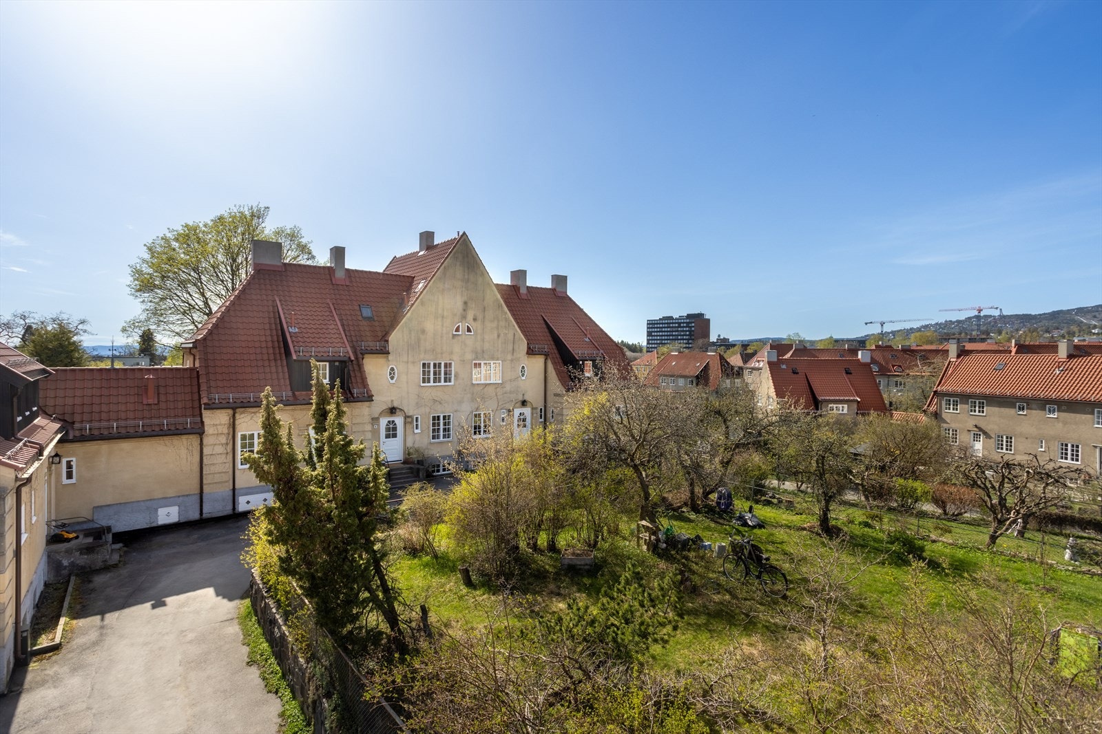 Området er beskrevet som et ekte barneparadis, og består av grønne hager, hyggelig naboskap og trygge internveier for de aller minste. Galleribilde