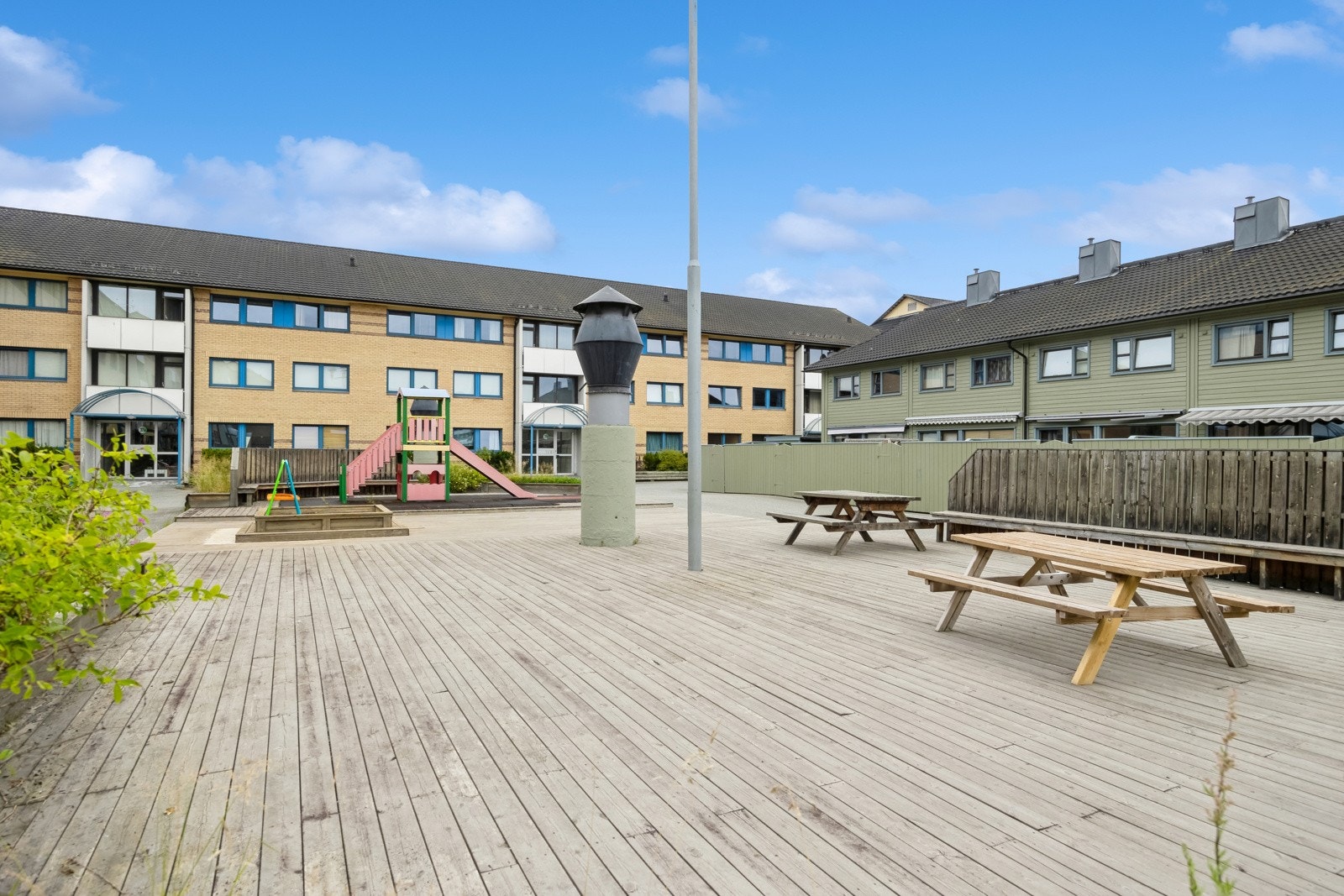 Borettslaget har et fint opparbeidet uteområde. Galleribilde