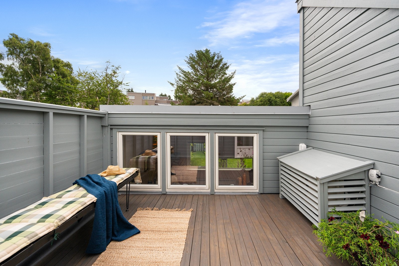 Direkte tilgang fra stuen til takterrassen, gir en sømløs overgang mellom inne- og uterom. Galleribilde