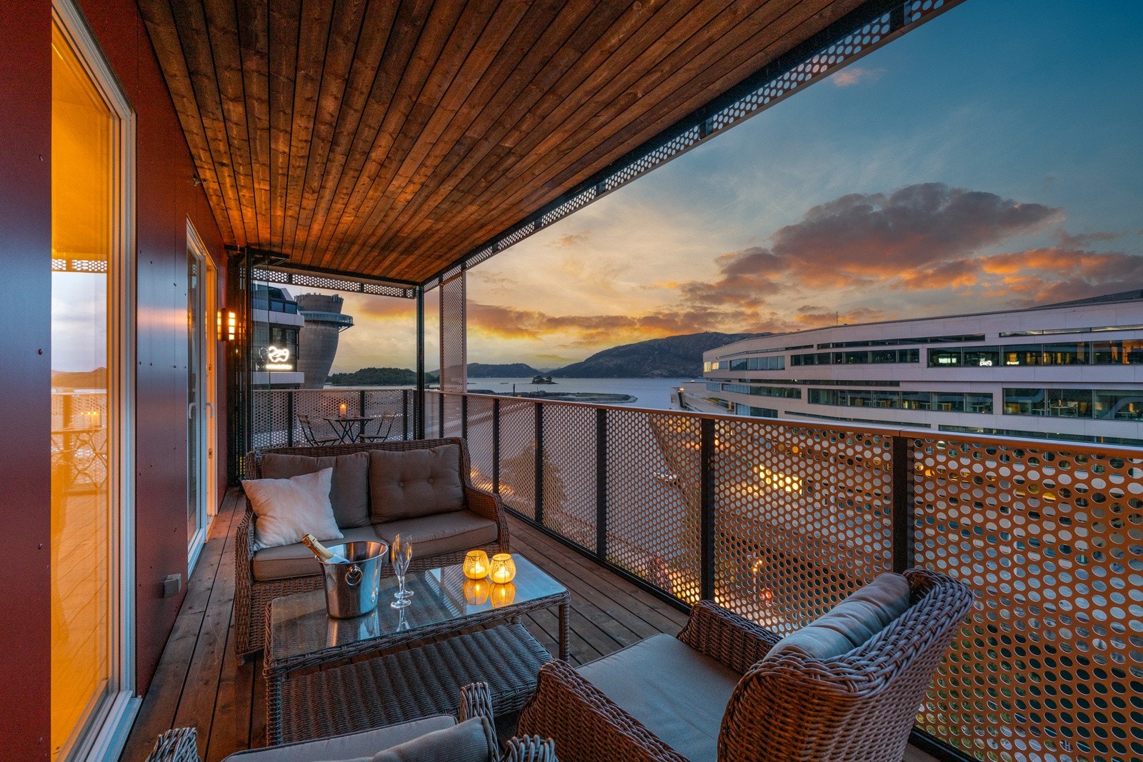 EIE Eiendomsmegling v/ Jr. Partner Håkon Hovland presenterer Jåttåvågveien 28! Galleribilde