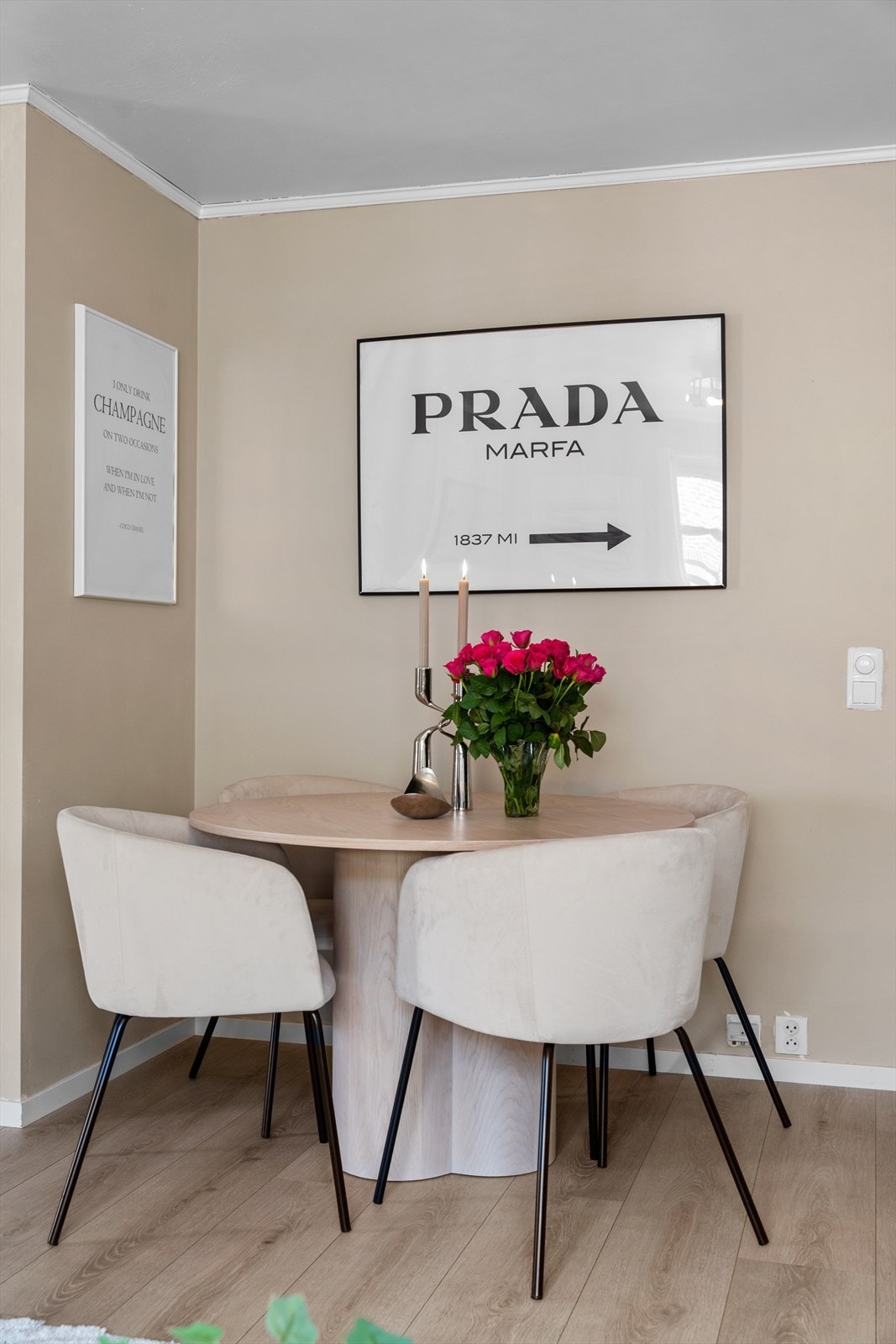 God plass til spisebord Galleribilde