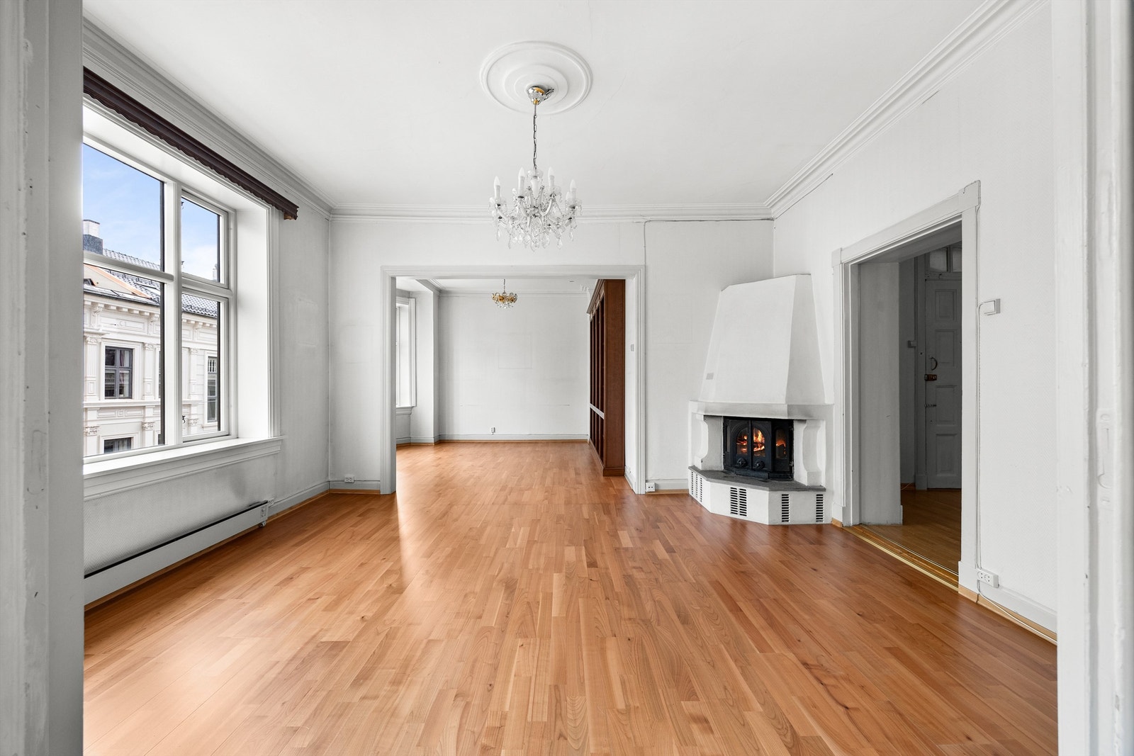 Den midterste stuen kan for eksempel innredes som spisestue, med god plass til langbord. Galleribilde