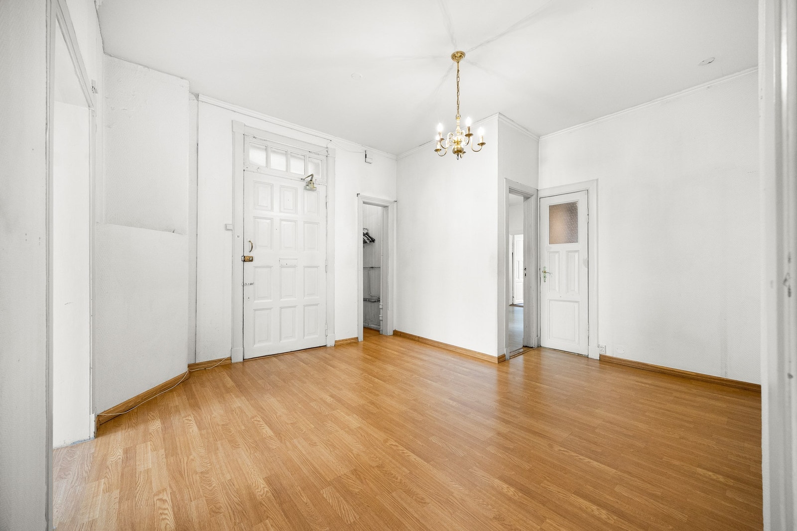 Stor og romslig entré/hall. Galleribilde