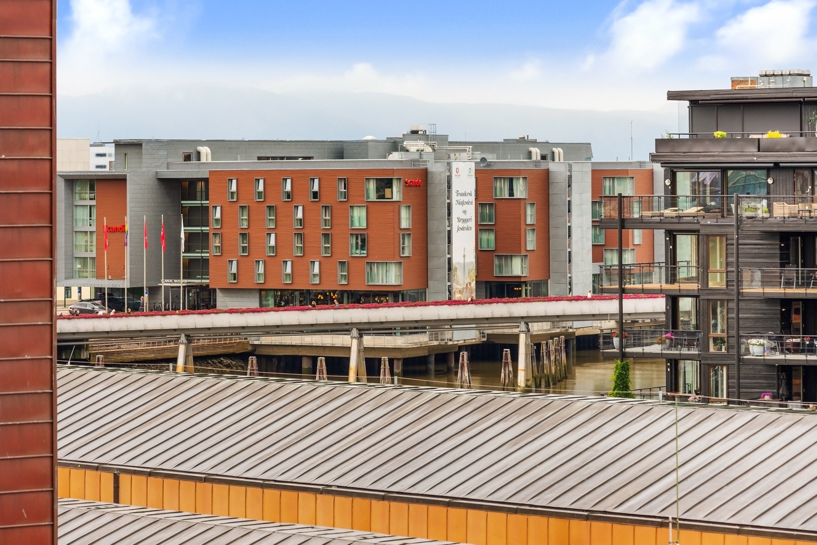 Her bor man svært sentralt med umiddelbar nærhet til Solsiden og Bakklandet. Galleribilde