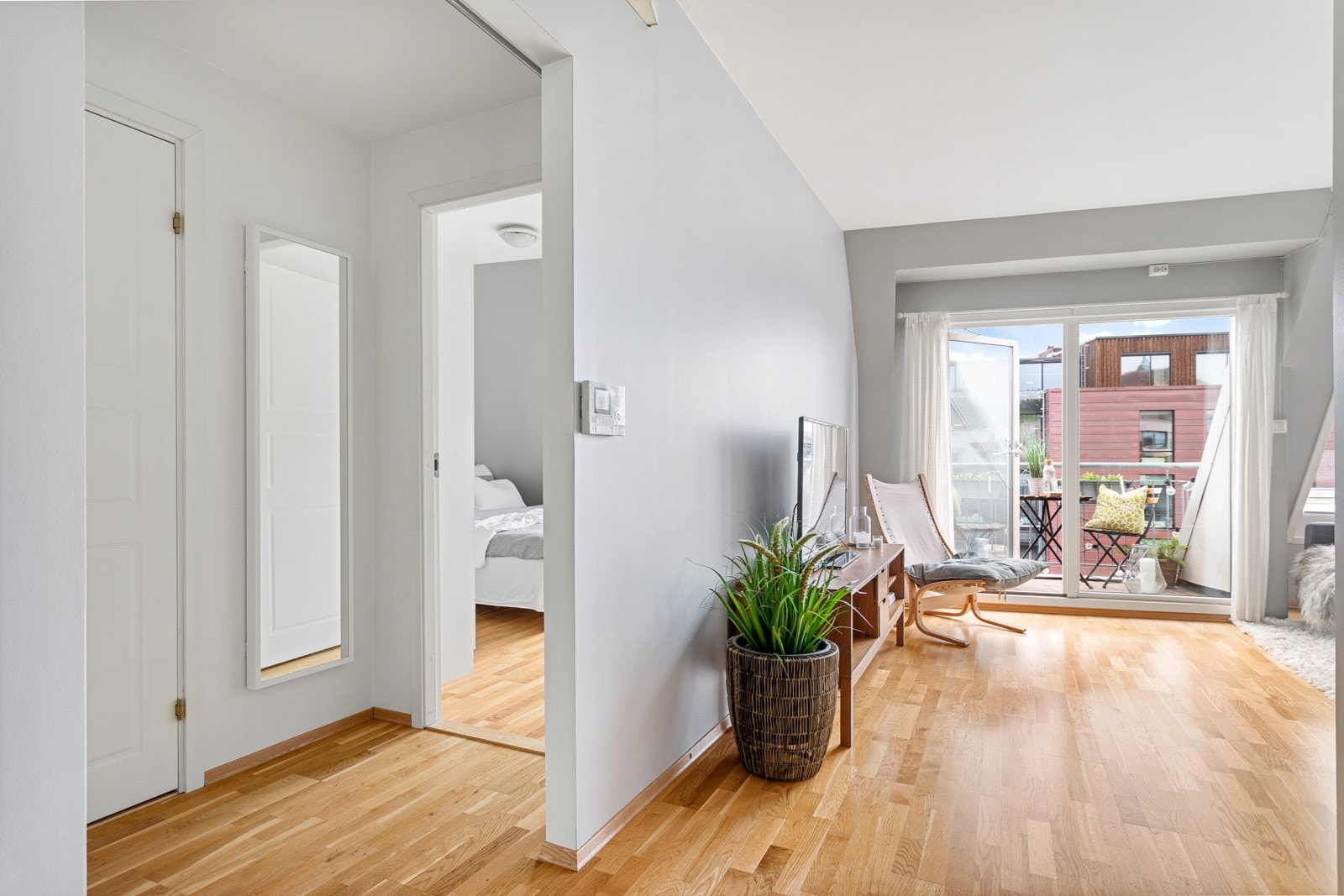 Inngang fra entré til soverom. Galleribilde