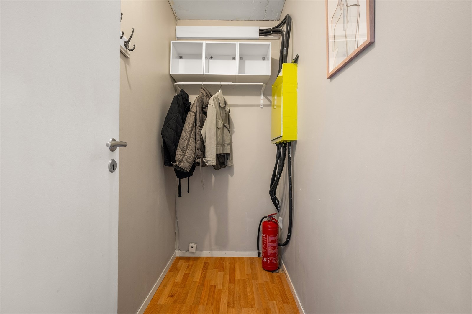 - Ved entré er det en bod på 2,1 m² - Galleribilde