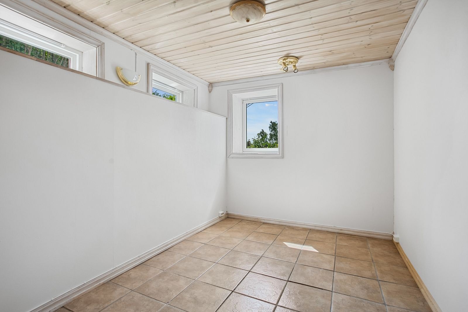 Soverom 2 kan benyttes som barnerom, gjesterom eller kontor. Galleribilde