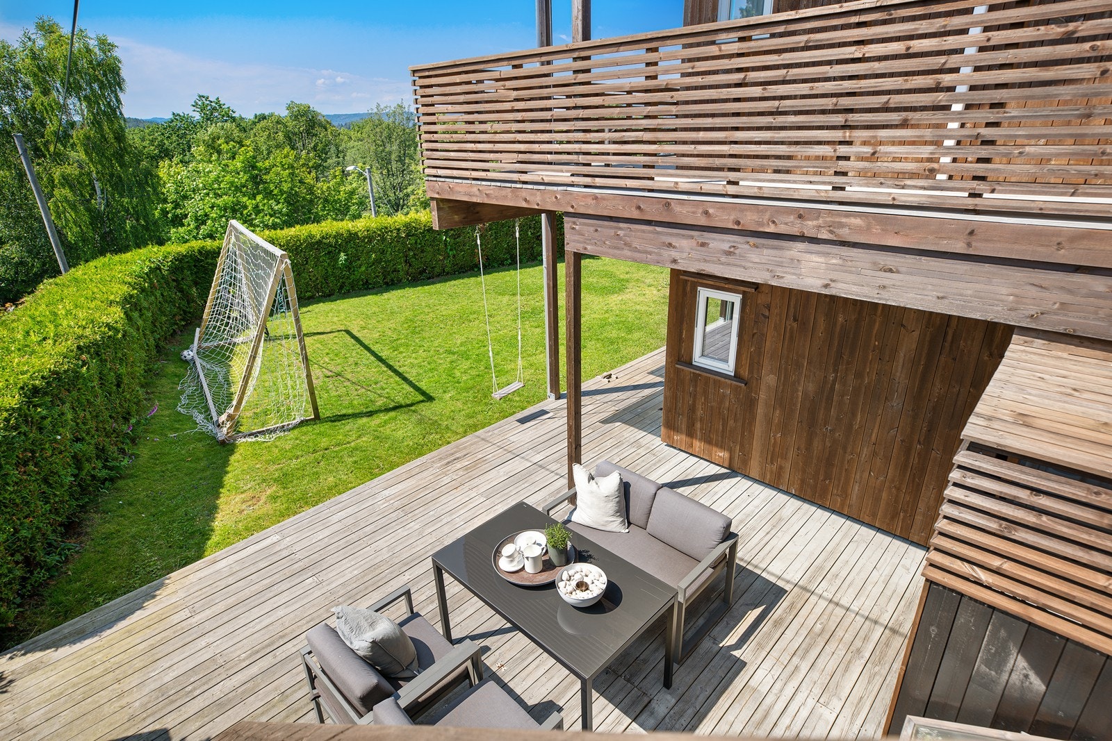 Den solrike eiendommen lar deg nyte solen fra morgen til kveld Galleribilde