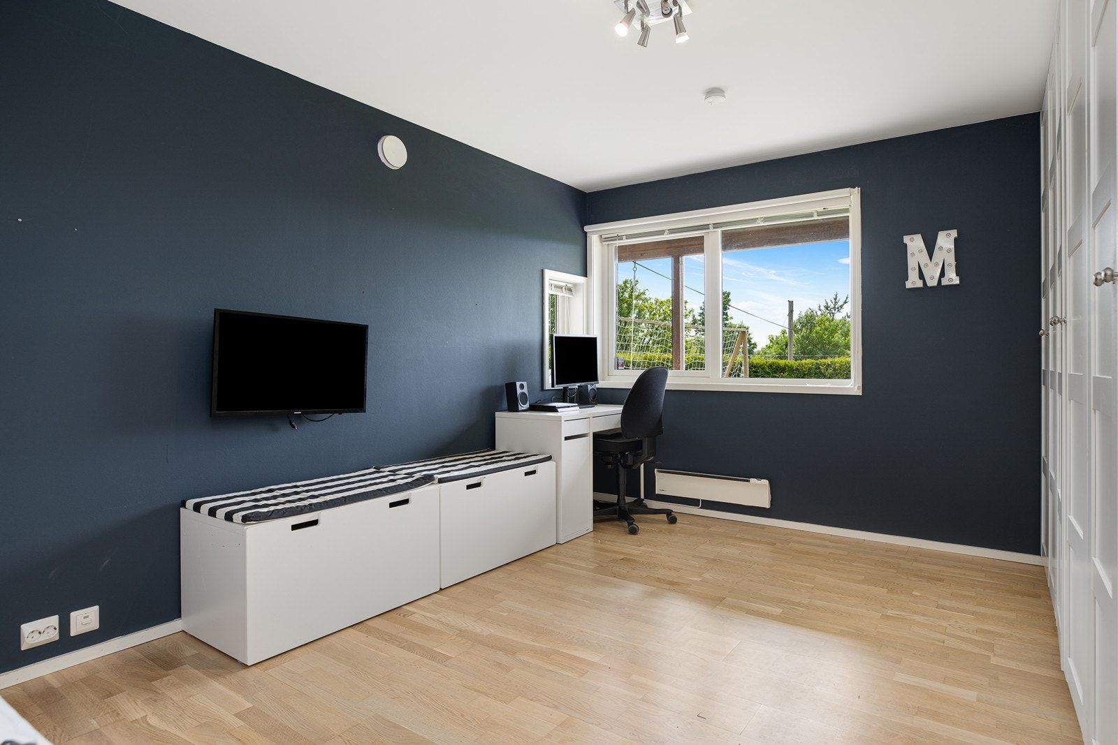 Soverom III - Alle soverommene er innredet med garderobeskap Galleribilde