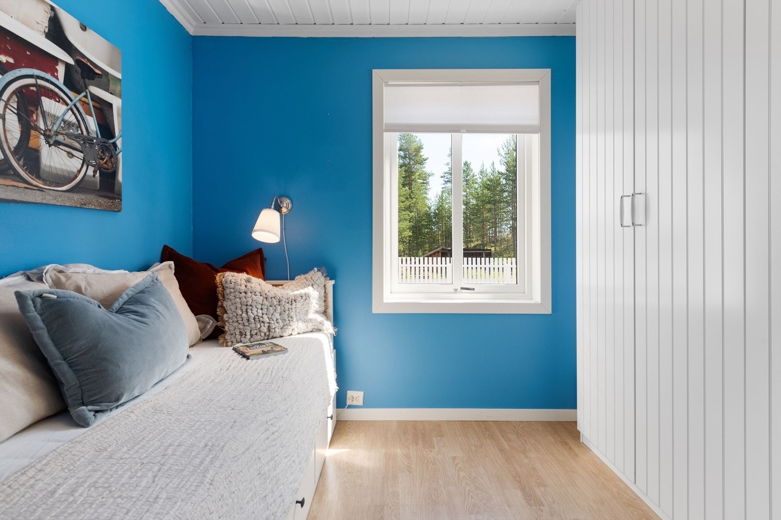 Soverom 2 er et mindre rom som passer perfekt som barnerom, gjesterom eller kontor. Galleribilde