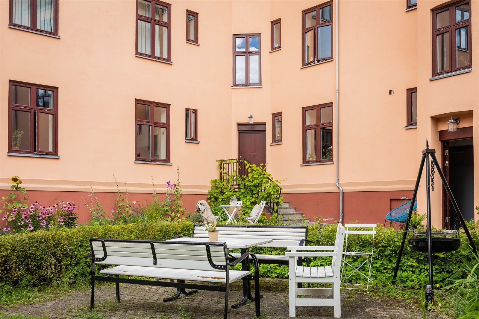 Borettslaget har flotte, grønne utearealer rett utenfor leiligheten. Galleribilde