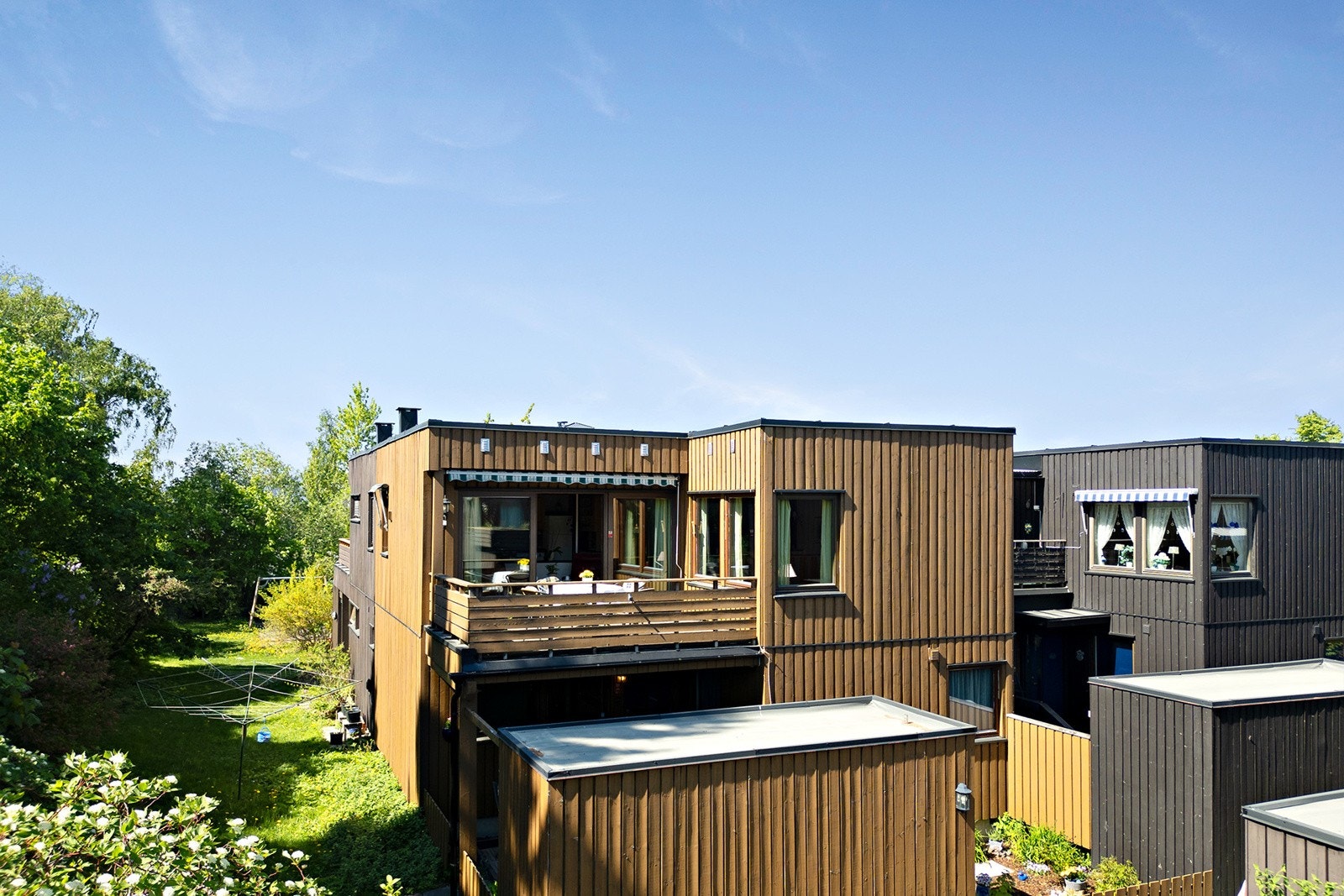 Flott beliggenhet som enderekkehus Galleribilde