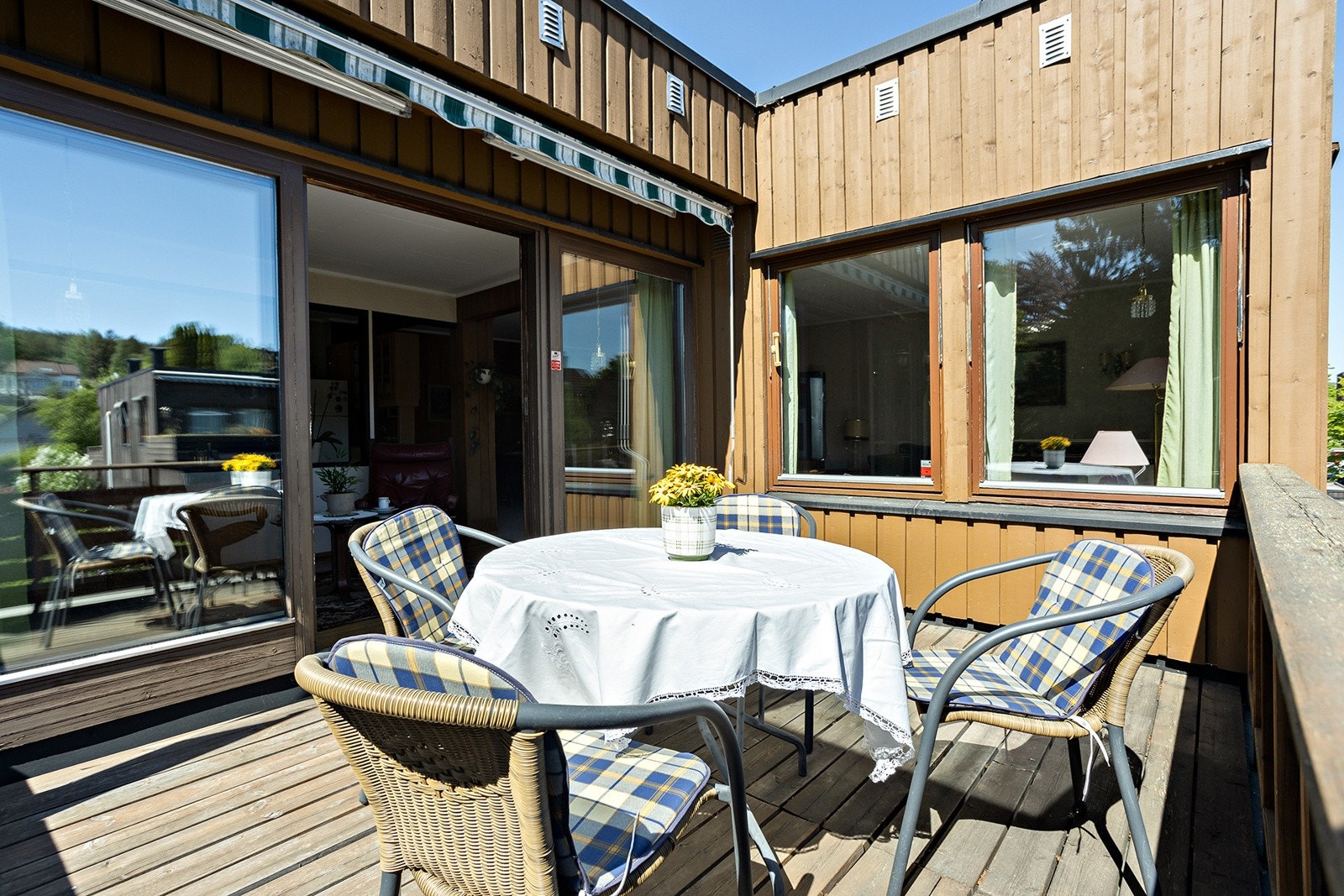 Fine solforhold på sydøst- og sydvestvendt terrasse på 11m² Galleribilde