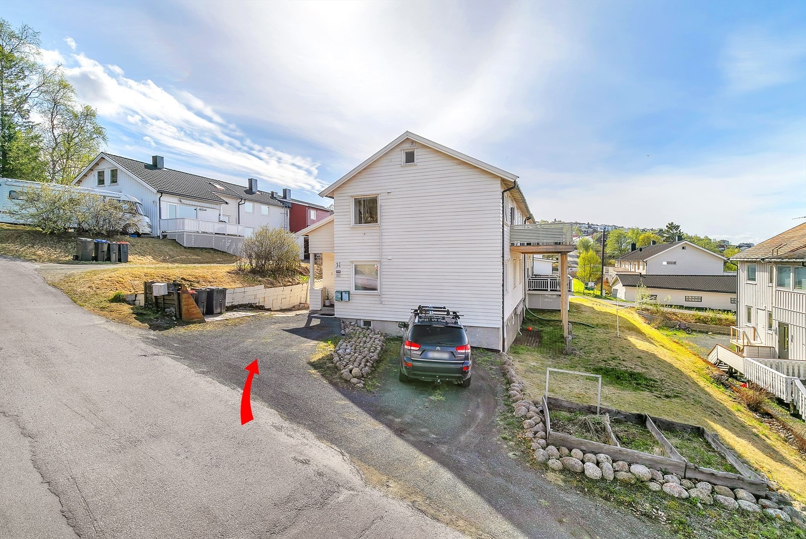 Det medfølger 1 stk parkeringsplass på egen tomt. Galleribilde