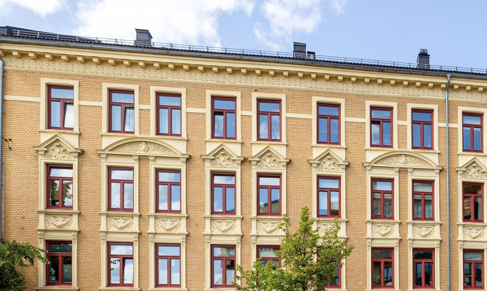 Vakker og klassisk 1890-gård i sentralt og ettertraktet område på Sagene. Galleribilde