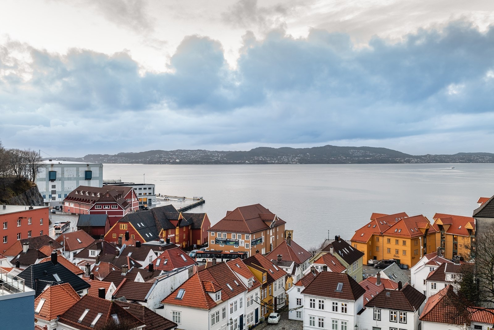 Området er veletablert og meget populært beliggende i hjertet av Sandviken. Her bor du med alle Bergens fasiliteter for dine føtter. Galleribilde