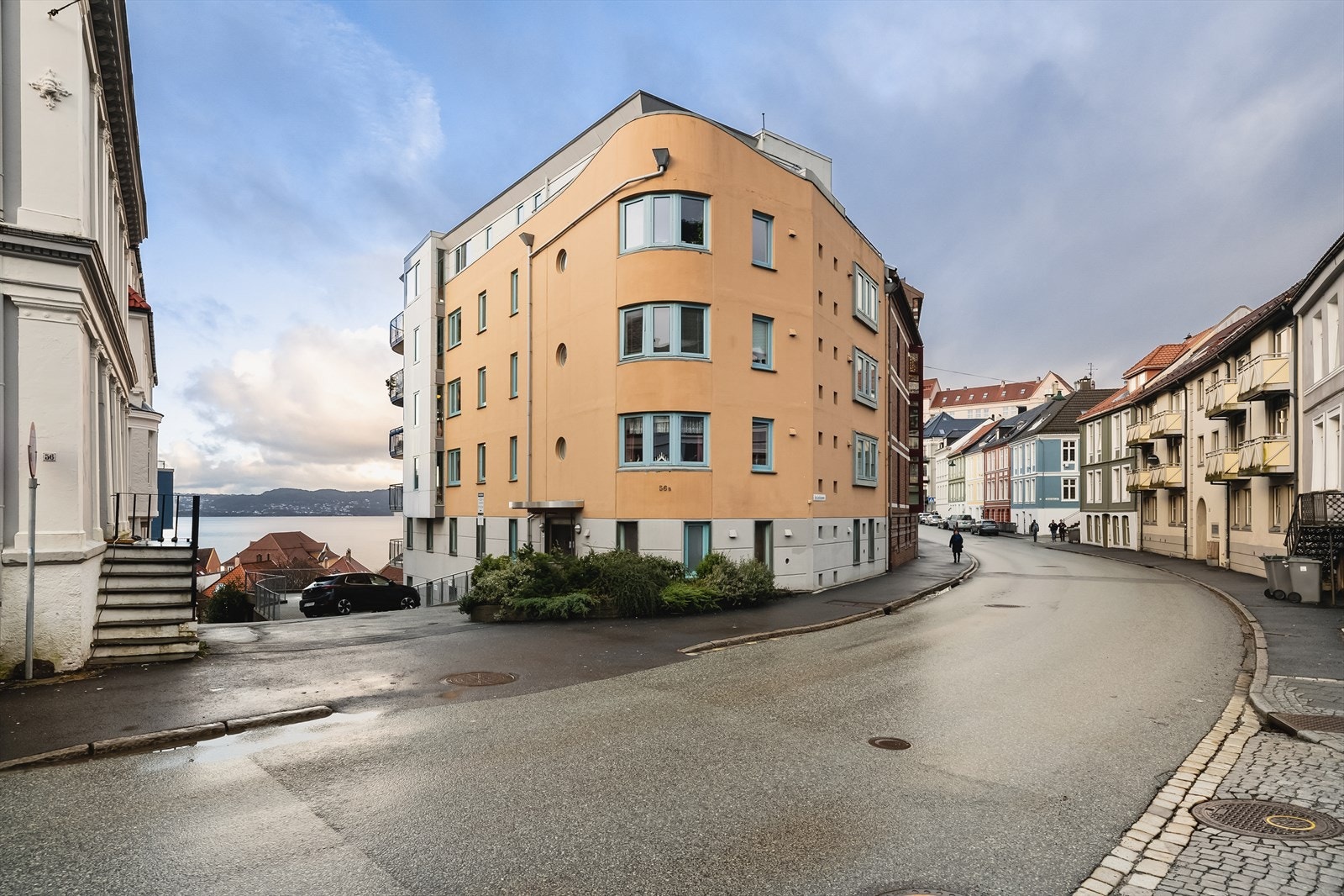 Aktiv Eiendomsmegling v/ Stian Jakobsen har gleden av å presentere Nye Sandviksveien 56B! Galleribilde