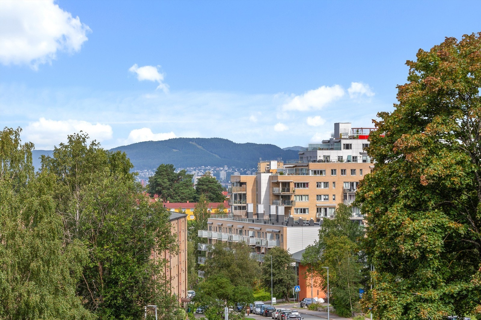 Boligens gode interne beliggenhet, høyt i 4. etasje gir en flott utsikt. Galleribilde