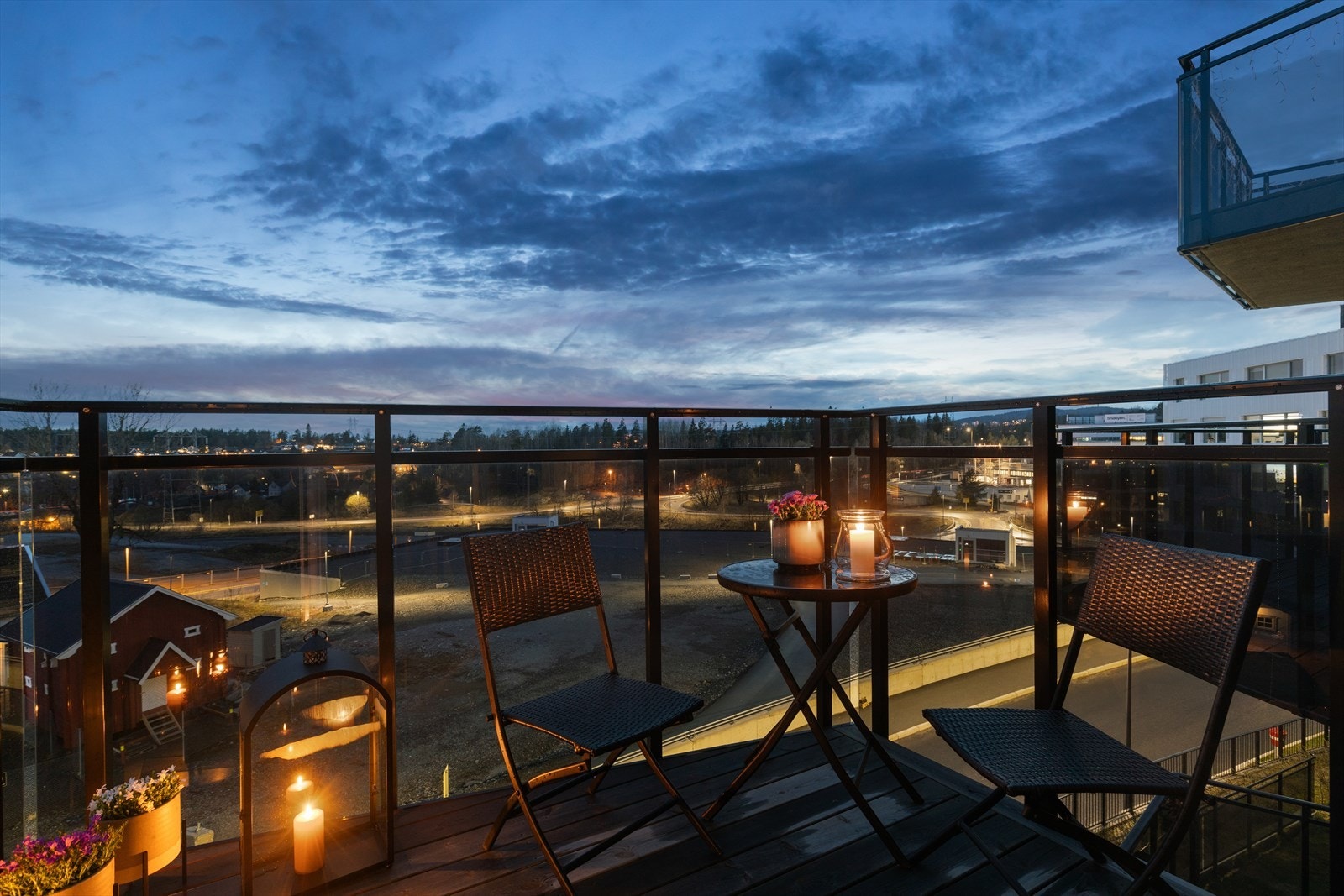 Å ha to flotte balkonger er virkelig en bonus, spesielt for deg som setter pris på å nyte sommerværet til det fulle. Galleribilde