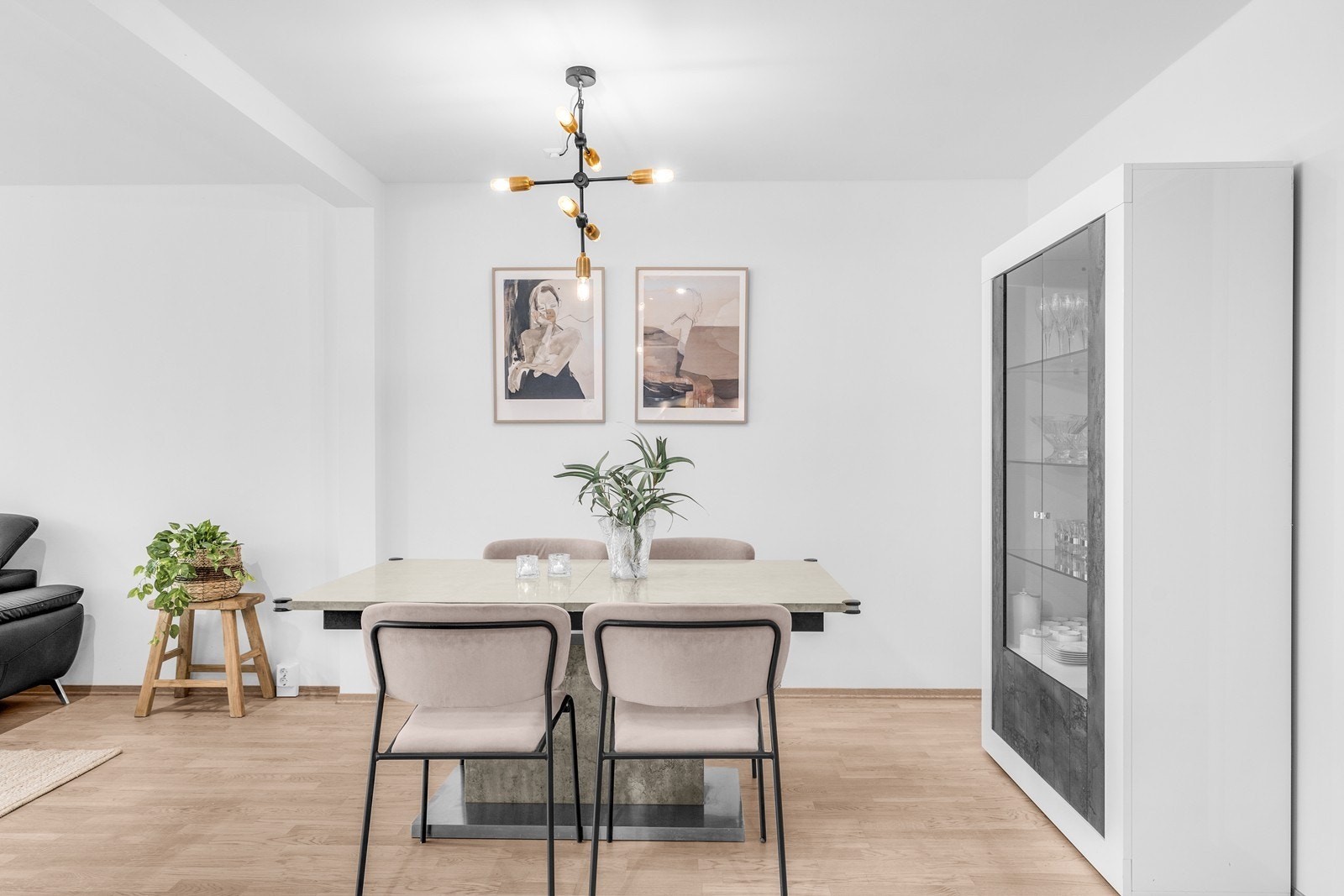 Spiseplass. Galleribilde