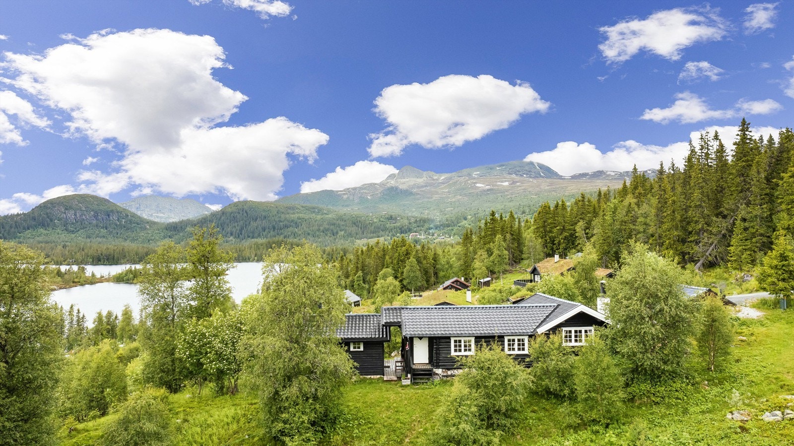 Fredrik Christoffersen ønsker velkommen til Stulsvegen 19! Galleribilde