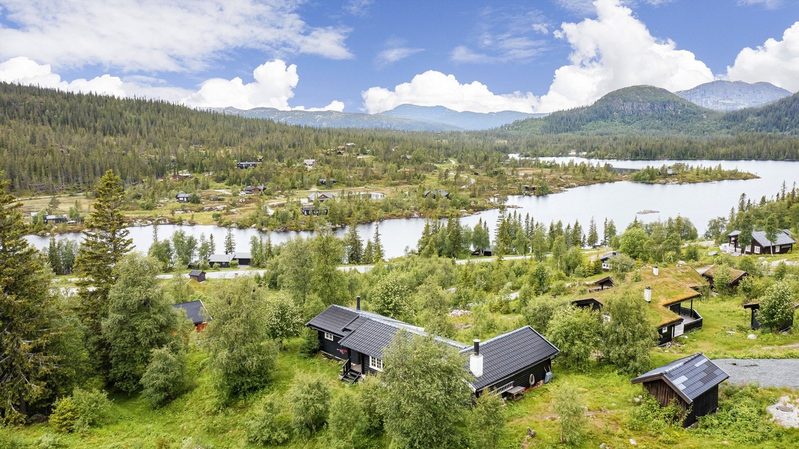 Eiendommen har flott utsikt over Toskjær Galleribilde