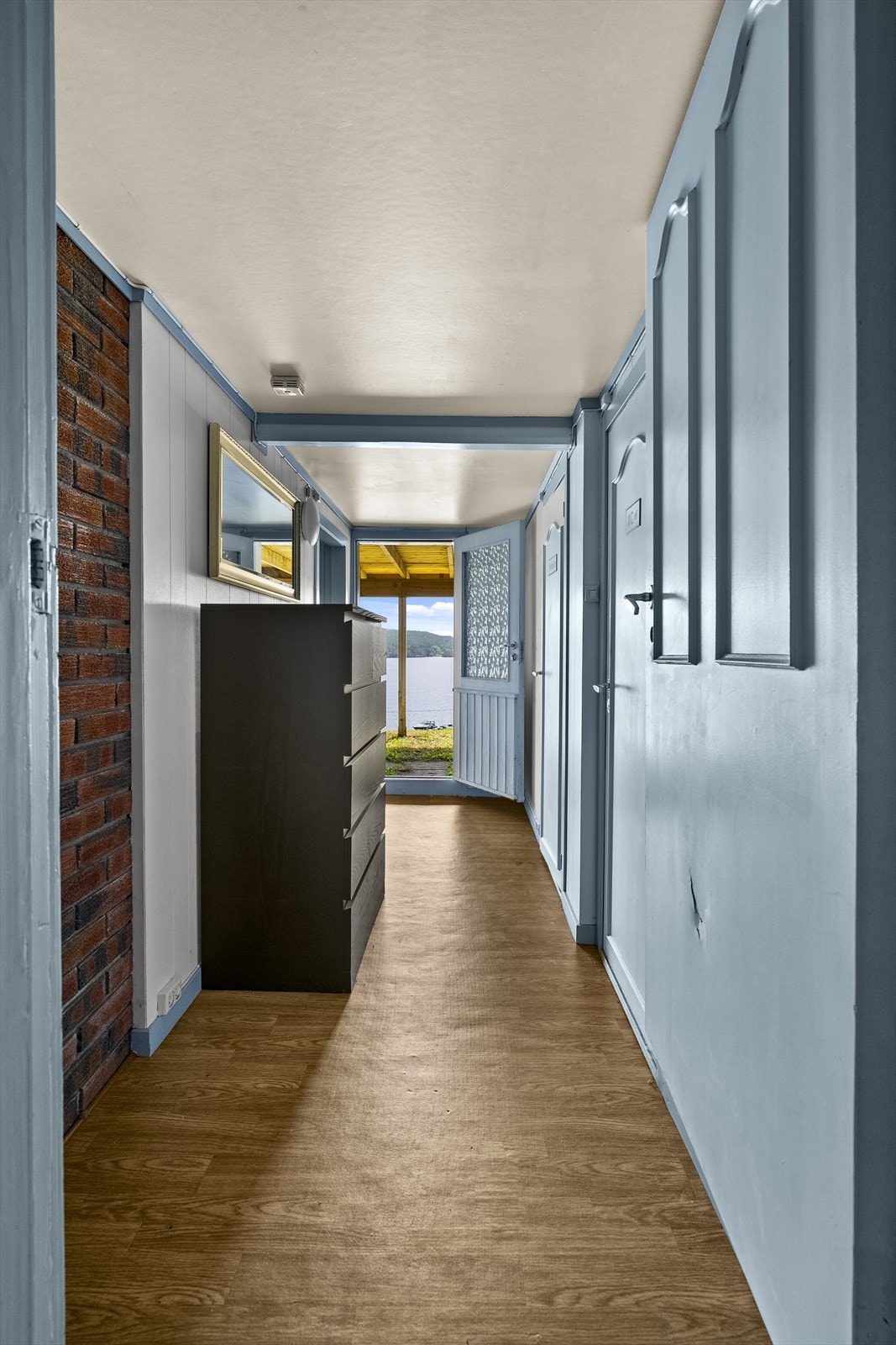 Kjelleren har kjellerstue, bad/vaskerom, teknisk rom og bod. Galleribilde