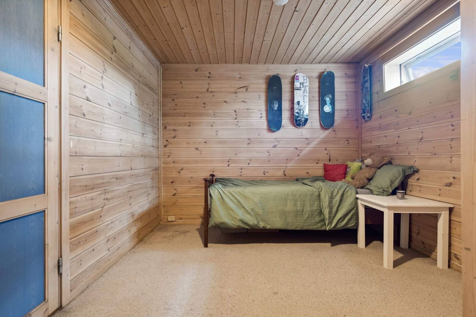 Soverom 2 i kjeller - mangelfulle lysforhold og ikke etablert rømningsvei Galleribilde