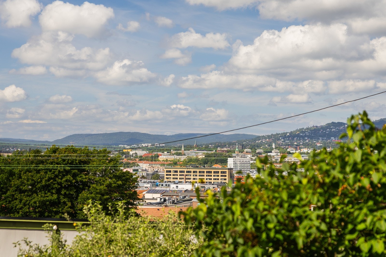 Utsikt mot vest og solnedgangen fra balkong. Galleribilde