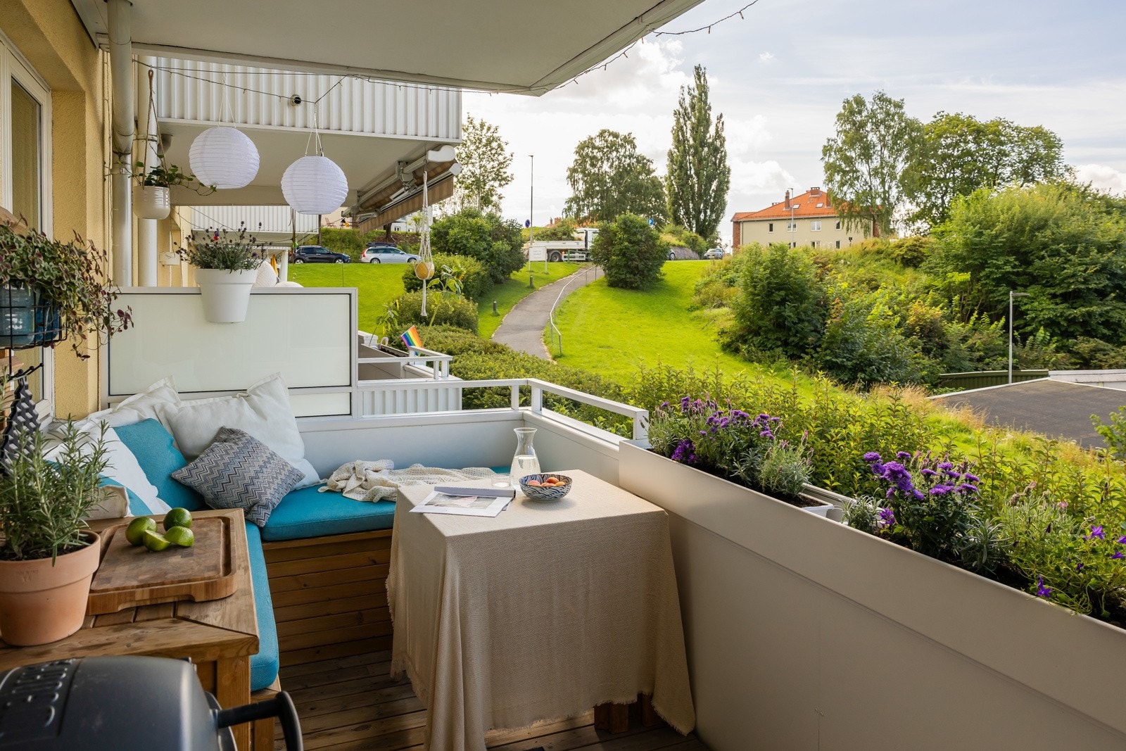 Attraktiv 3-roms totaloppusset 2018 med sørvestvendt balkong på 8 kvm med utsikt Galleribilde