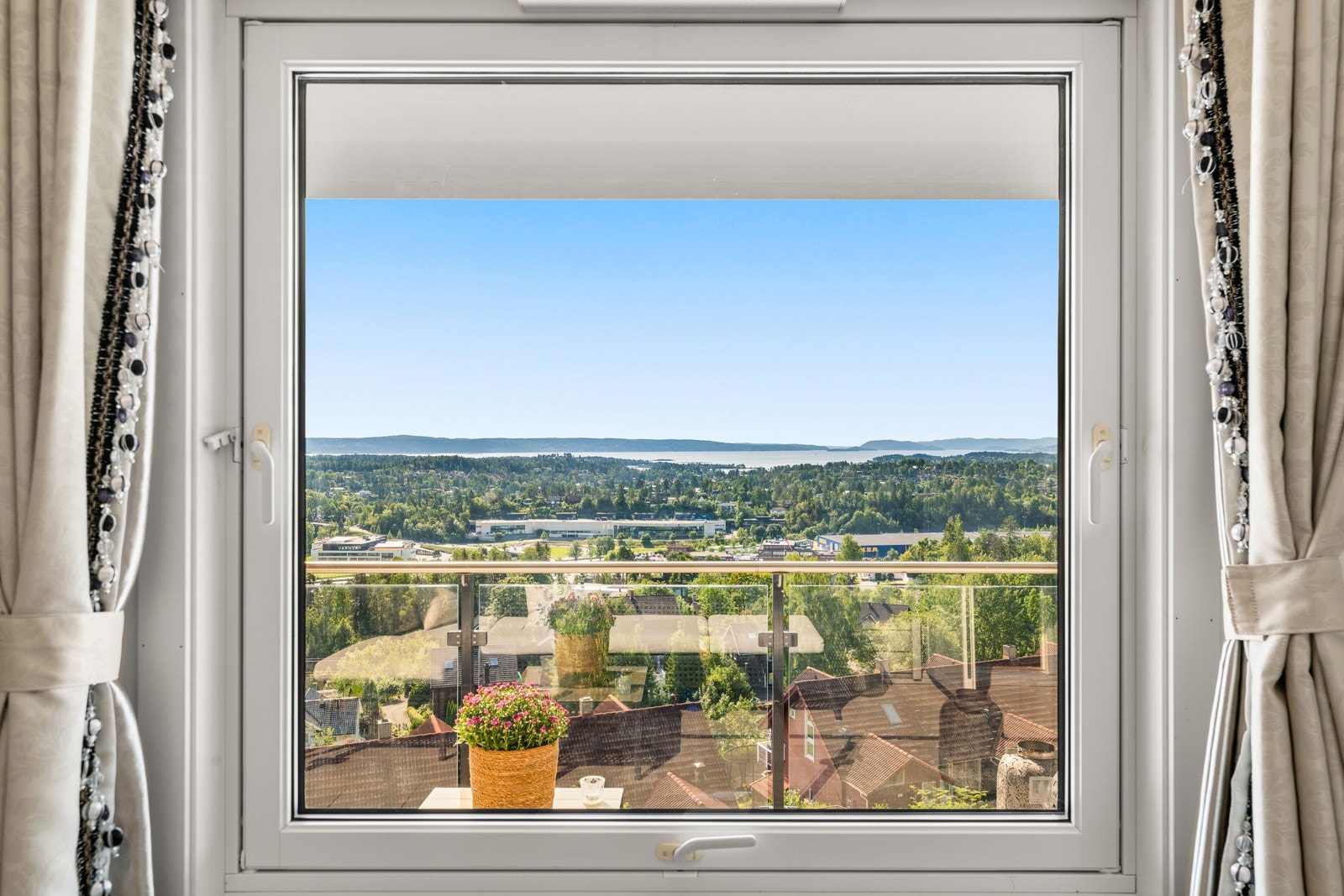 Fantastisk utsikt fra rommet. Galleribilde