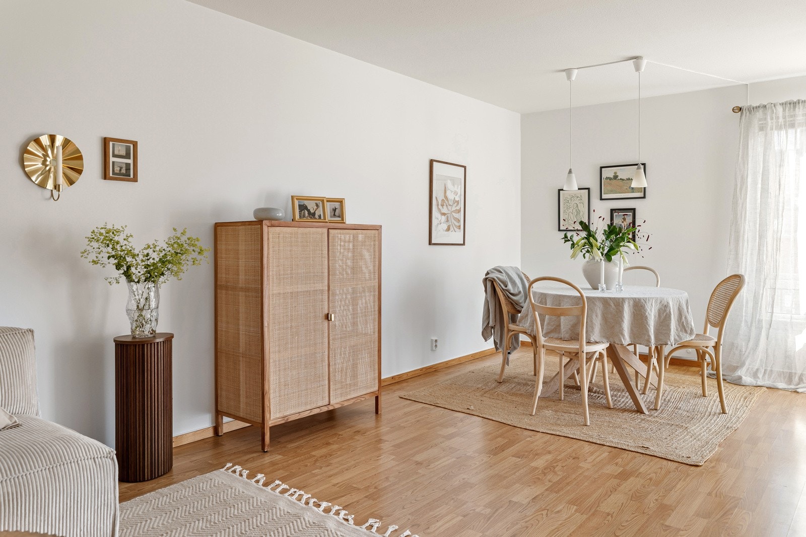 Det er plass til spisebord av god størrelse Galleribilde