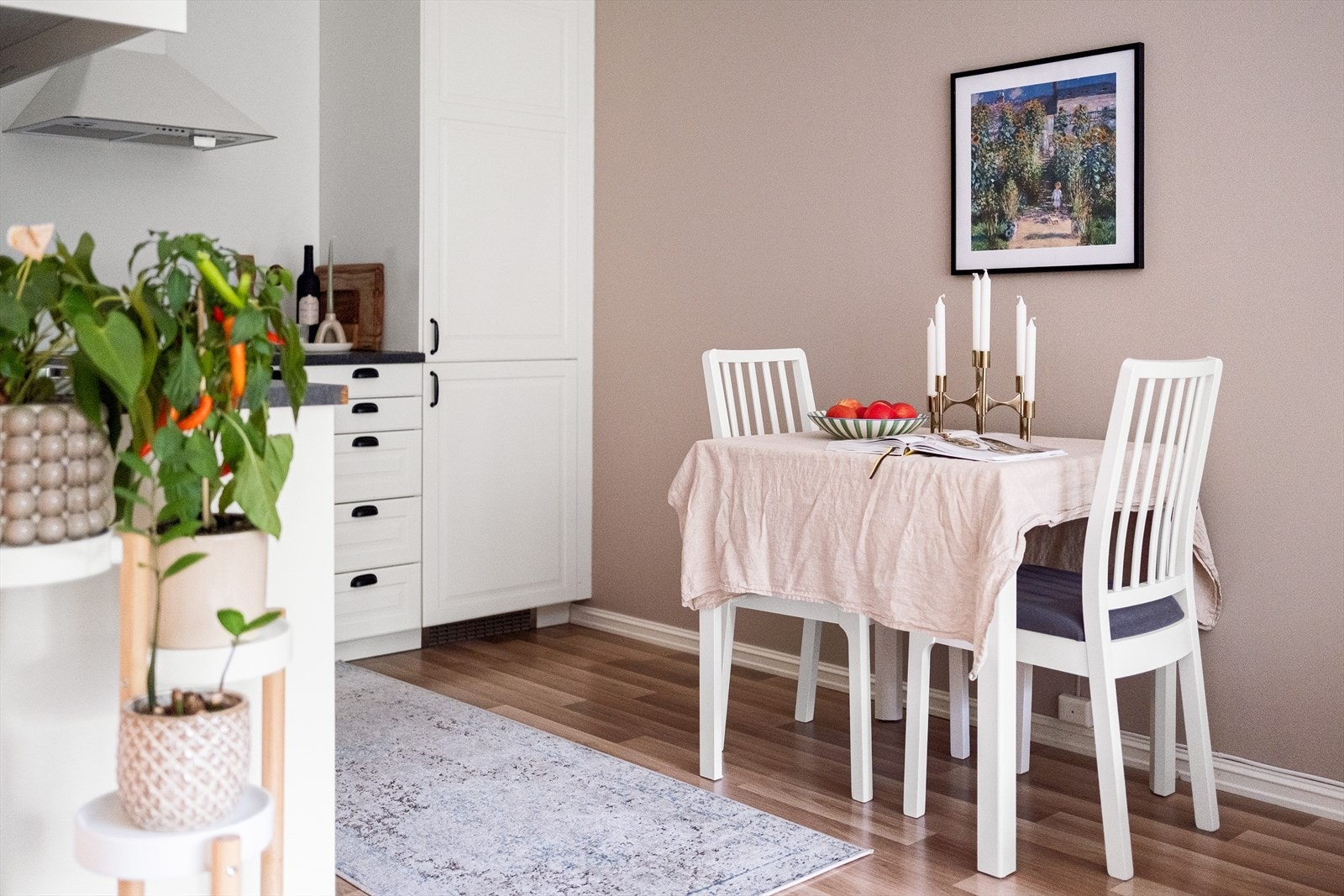 Varmtvann og fyring er inkludert i felleskostnadene. Galleribilde