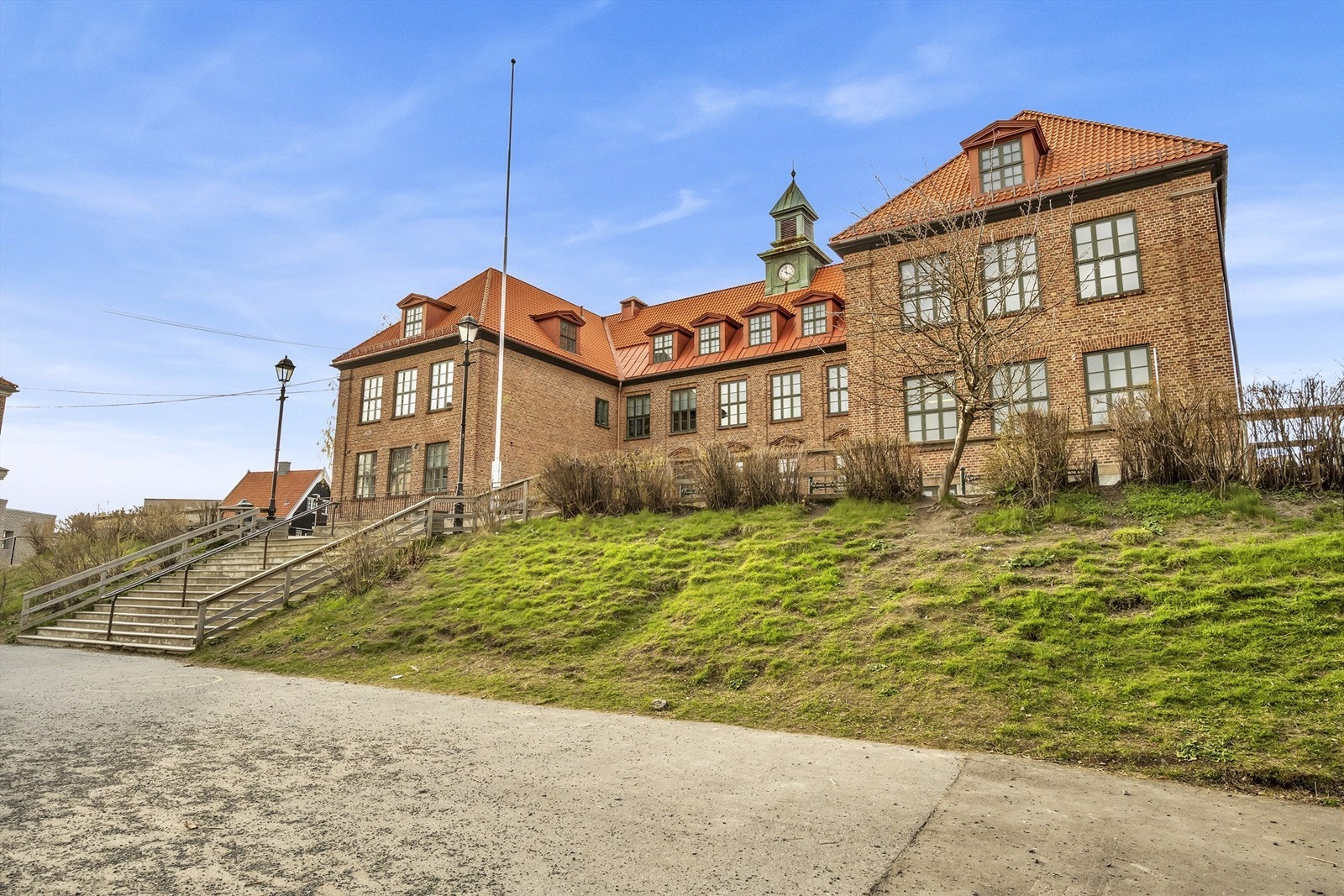 Østensjø skole ligger 10 minutter unna med gange. Galleribilde