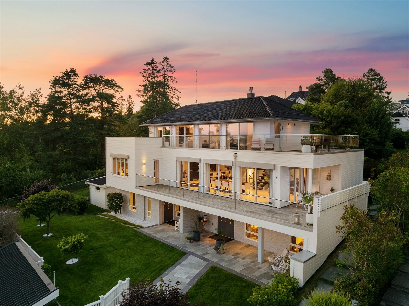 Malin Hveem v/Nordvik avd. Frogner ønsker velkommen til Kirkeåsveien 19G! Galleribilde